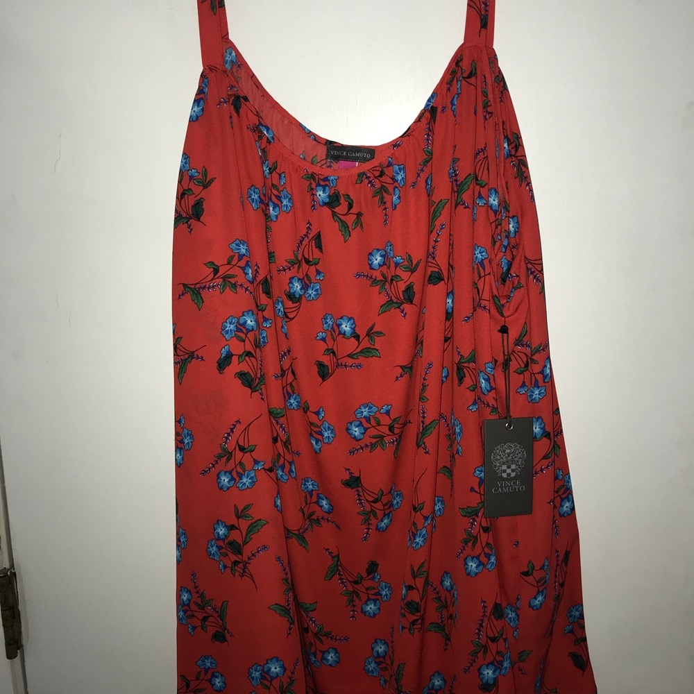 Vince camuto cold shoulder never work top